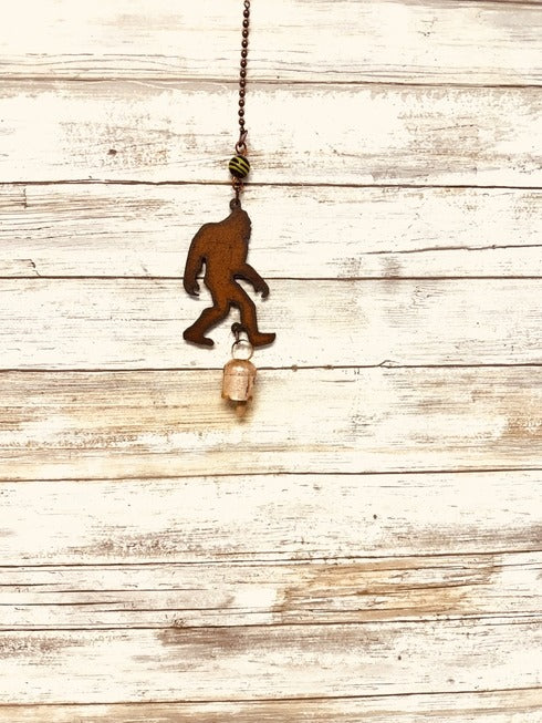 Big Foot Single Rusty Metal Bell Chime